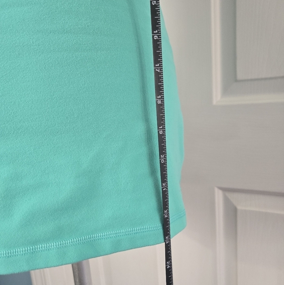 Lululemon Athletica Seafoam Athletic Top with Built-in Bra Size 6 - Picture 8 of 10